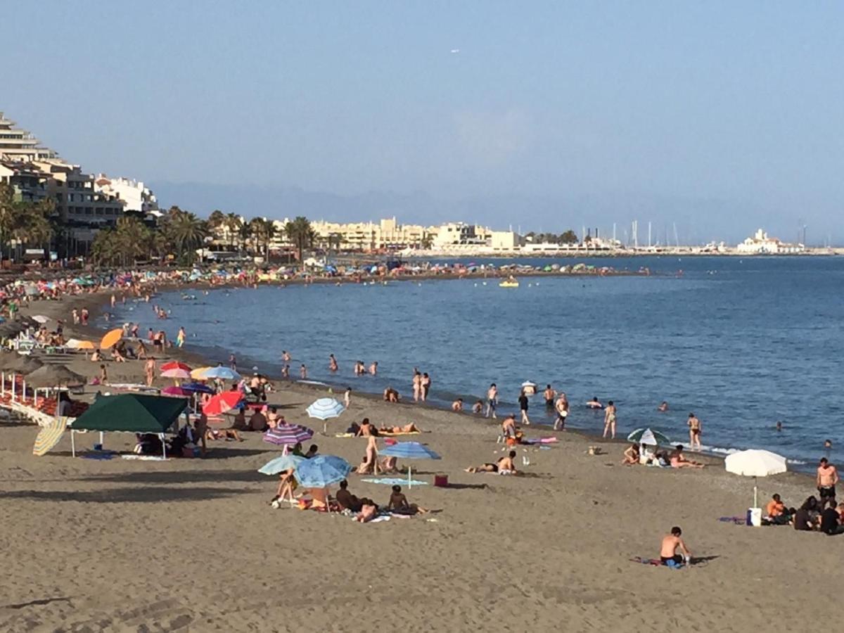 Victoria Luxury Beachfront Apartment In Benalmadena Costa Eksteriør bilde