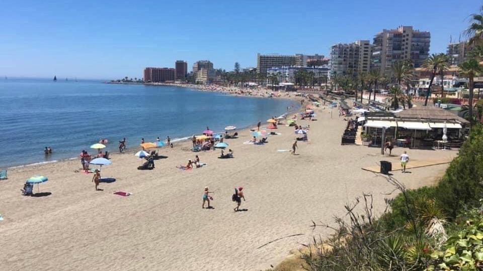 Victoria Luxury Beachfront Apartment In Benalmadena Costa Eksteriør bilde