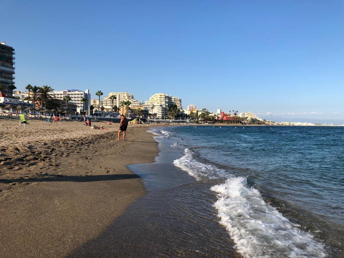 Victoria Luxury Beachfront Apartment In Benalmadena Costa Eksteriør bilde